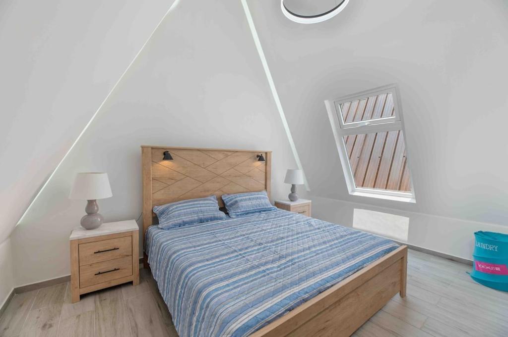 Cozy Beach Villa At The Shores 5 Minutes From The Beach West End Esterno foto