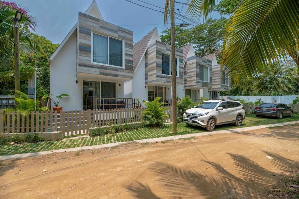 Cozy Beach Villa At The Shores 5 Minutes From The Beach West End Esterno foto